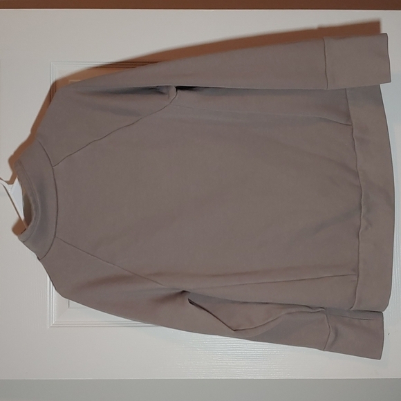 Fabletics Pullover Gray/Beige Like New Size M - Picture 2 of 3